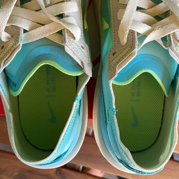 NIKE Men’s Waffle One Sneakers - Picture 4 of 6